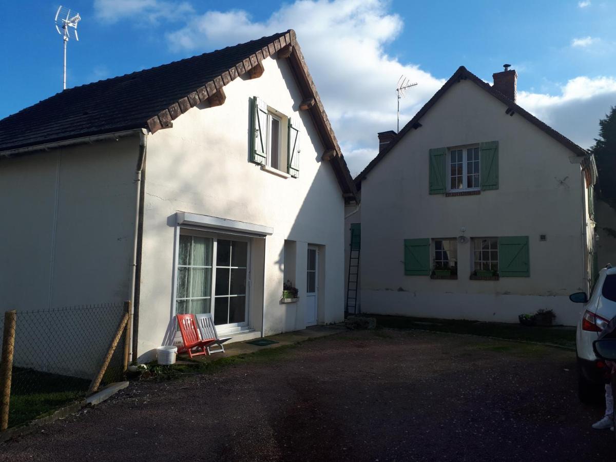 Bienvenue Chez Les Gibbs! Pensionat Sury-en-Vaux Exteriör bild